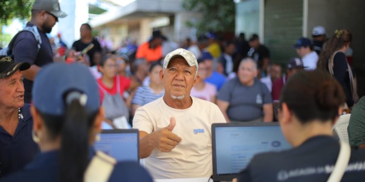¡386 abuelitos son los nuevos beneficiarios del Subsidio Distrital del Adulto Mayor!: alcalde Char