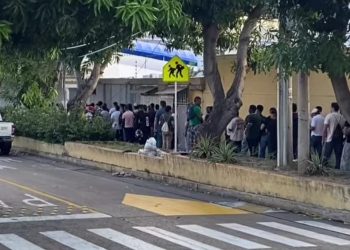 Largas filas desde la madrugada en puestos de votación de Barranquilla