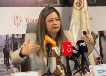 Ministra de Transporte responde a críticas contra director de la Aerocivil: “Que Chimenty se defienda”
