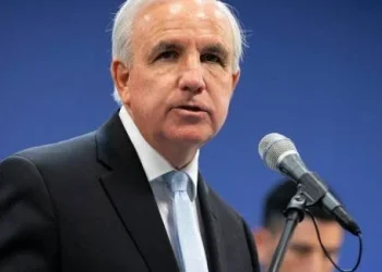 Congresista de EE. UU. arremete contra Bachelet y respalda decisión de Chile