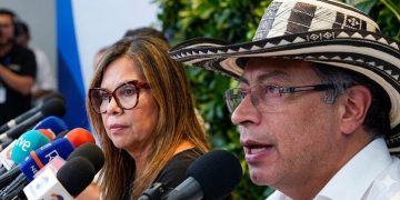 Fiscal Camargo critica trinos de Petro y dice sentirse “aburrida” por la situación