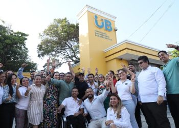 Con paneles solares, la Institución Universitaria de Barranquilla se adhiere a la apuesta transición energética del alcalde Alejandro Char