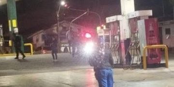 Alerta en Barranquilla: lanzan presunto artefacto explosivo en estación de servicio de San Felipe