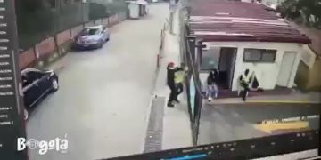 En video el ataque del agresor contra equipo de ‘Sin senos sí hay paraíso’ padecía un “trastorno psicótico”