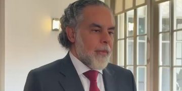 “Se van a fregar”: Benedetti arremete contra el Consejo de Estado tras suspensión de traslado pensional