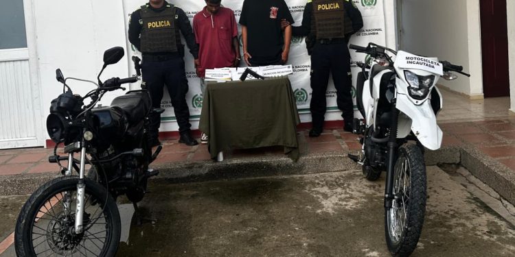 Cayeron “Chiquito Malo” y “El Cachaco” con arma, motos y panfletos en Bolívar
