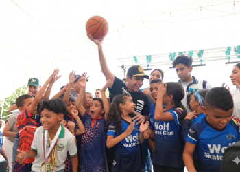 “¡Estamos renovando nuestro coliseo Elías Chegwin! Iniciamos con el cambio total del maderamen”: alcalde Char