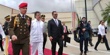 Llegada de Petro la Venezuela para hablar con Delcy Rodríguez de la seguridad de la frontera