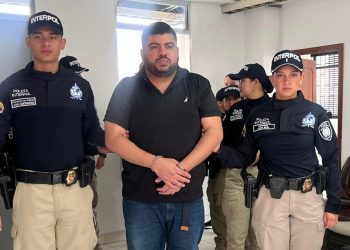 Extraditan a seis colombianos por narcotráfico; entre ellos exfuncionario de Maicao