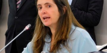 Paloma Valencia demanda al Estado por alza en avalúos catastrales en Colombia