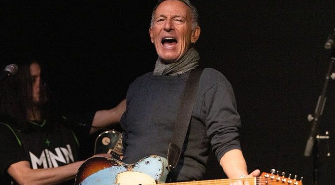 Bruce Springsteen arremete contra Donald Trump al iniciar su gira por EE. UU.