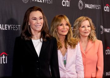 Las estrellas de ‘Los ángeles de Charlie’ celebran 50 años de la icónica serie