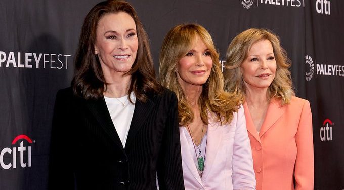Las estrellas de ‘Los ángeles de Charlie’ celebran 50 años de la icónica serie