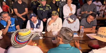 Gobernador de Santander acompaña diálogo con líderes de Lebrija para buscar solución a protestas