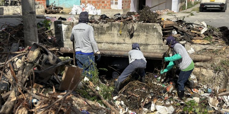 Alcaldía de Barranquilla ha retirado más de 600 toneladas de residuos de los arroyos tras las primeras lluvias de abril