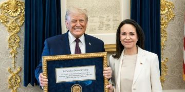 Trump afirmó que María Corina Machado le dio el Nobel y le dijo que ella “no se lo merecía”