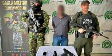 Gaula Militar captura en flagrancia a falso militar que extorsionaba a comerciantes en Santander