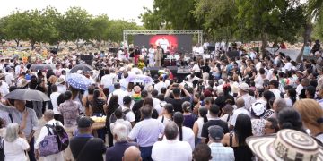 Entre millo, tambores y Reyes Momos: Barranquilla despidió al maestro ‘Ramayá’