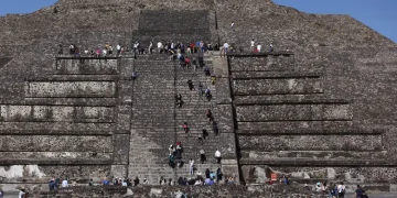 Dos muertos y 4 turistas heridas, entre ellas 2 colombianas, tras tiroteo en pirámides de Teotihuacán