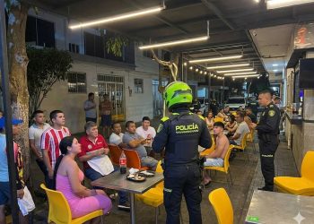 Violento enfrentamiento en Los Robles: comerciante se defiende de presunto sicario tras ataque en su establecimiento
