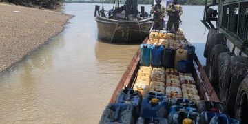Golpe al narcotráfico: incautan más de 40 mil galones de combustible y 42 mil kilos de cemento en operaciones fluviales