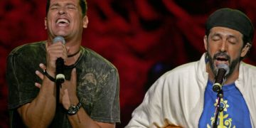 Carlos Vives y Juan Luis Guerra homenajean a García Márquez con ‘Buscando el mar’