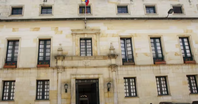 Polémica por millonario contrato de Cancillería: empresa recién creada recibió más de $8.000 millones