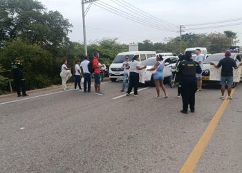 Bloqueo total en la Vía al Mar en Cartagena por protestas ciudadanas