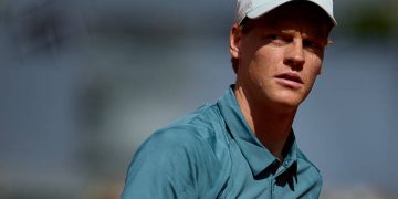 Sinner cuestiona a la ATP por los horarios: “Jugar tan tarde afecta cuerpo y mente”