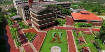 Juez archiva desacato contra rector de Uniatlántico por reintegro de funcionario