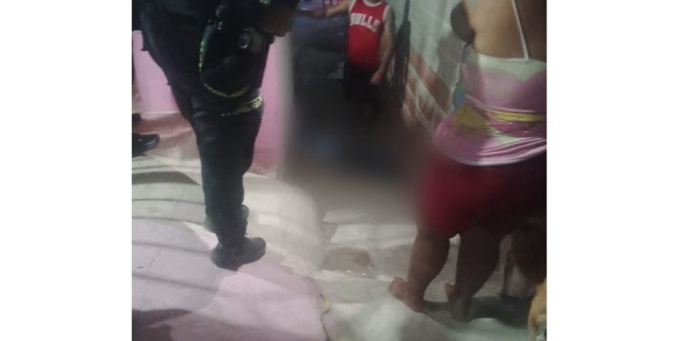 Ataque sicarial en Villa Soledad deja un hombre muerto; autoridades investigan el caso