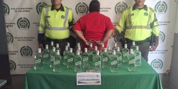 Cayó con 60 botellas de aguardiente ilegal en un bus interdepartamental