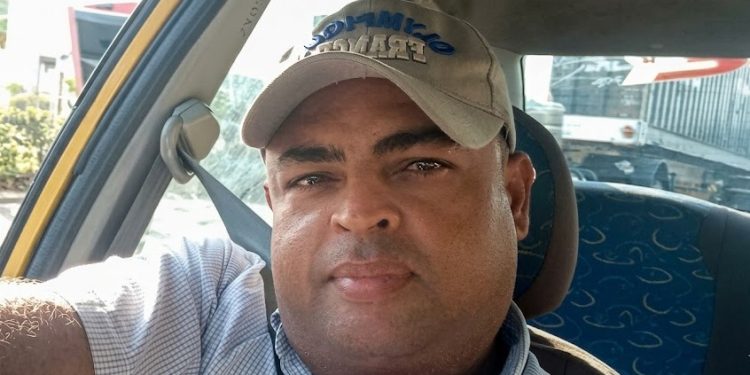 Investigan asesinato de taxista en el barrio Rebolo: recibió cuatro disparos dentro de su vehículo