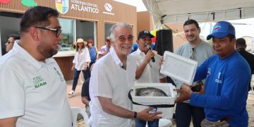 Gobierno de Eduardo Verano entrega Playa Pescador y fortalece la economía del mar en Puerto Colombia