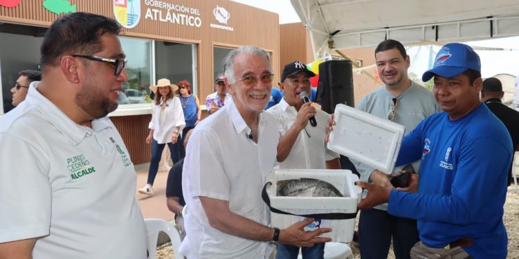 Gobierno de Eduardo Verano entrega Playa Pescador y fortalece la economía del mar en Puerto Colombia