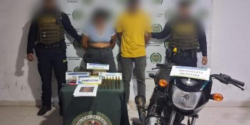 Capturan a alias “Lucho” y “Mayeidy” con más de 700 dosis de marihuana y panfletos del Clan del Golfo en Magangué