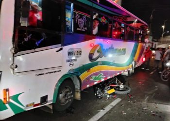 Fuerte choque entre bus y moto deja un herido grave en la Cordialidad
