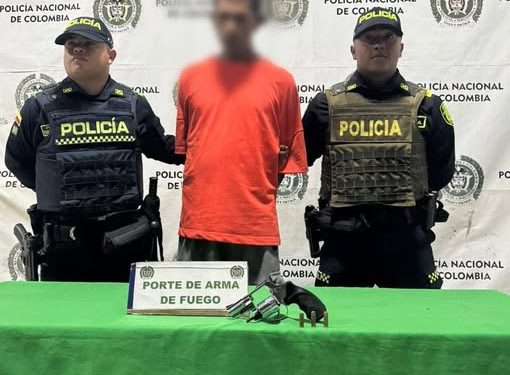 Capturan en flagrancia a hombre con revólver y munición en Barranquilla