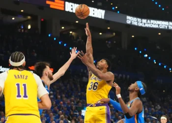 Thunder golpea fuerte a Lakers
