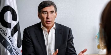 Magistrado del CNE Álvaro Hernán Prada se desmarca de decisión contra AtlasIntel