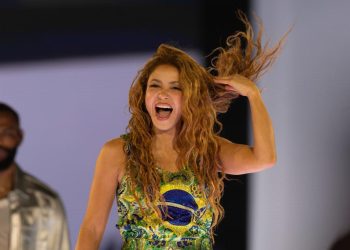 Shakira marcando historia en Copacabana: Dos millones de personas se rinden ante la ‘Reina’ del Pop Latino