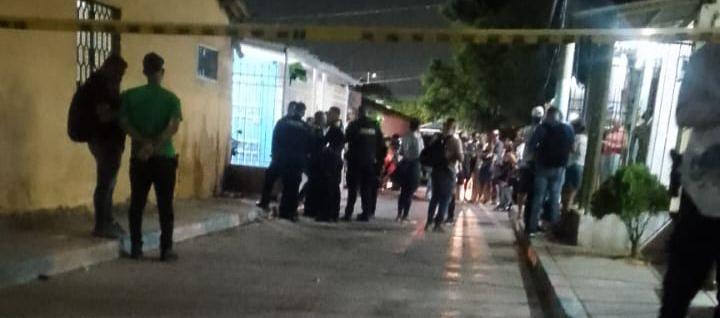 Sicarios irrumpen en vivienda y asesinan a hombre de 60 años en el barrio Carrizal