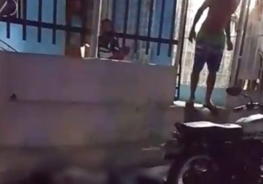 Sicarios en moto asesinaron a dos jóvenes en el barrio La Sierrita