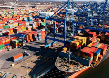 Exportaciones industriales de Colombia crecieron 7,4 % en marzo impulsadas por maquinaria y sector automotor