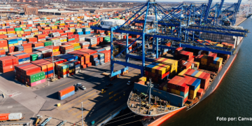 Exportaciones industriales de Colombia crecieron 7,4 % en marzo impulsadas por maquinaria y sector automotor