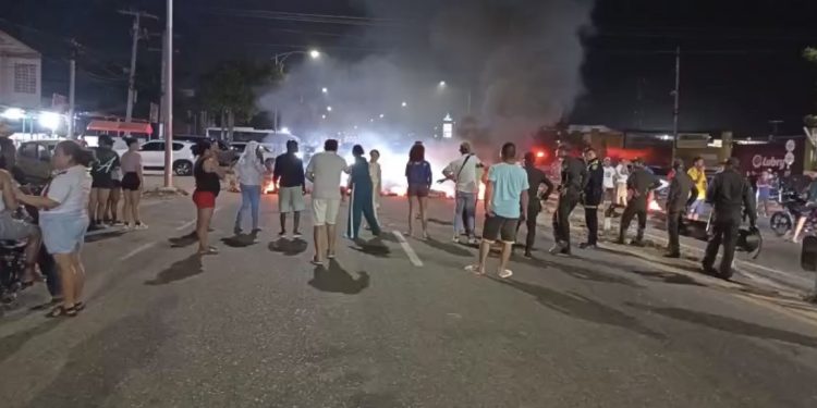 Habitantes de Galapa protestan por prolongados apagones y reclaman soluciones estructurales en el servicio de energía