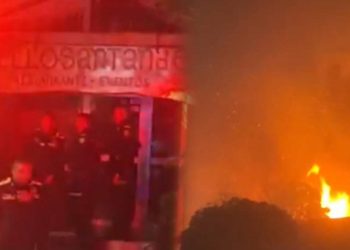 Incendio destruyó tres kioscos de restaurante en el norte de Barranquilla
