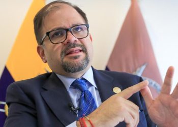 MinInterior de Ecuador denuncia que desde Colombia están “robando energía”