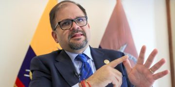 MinInterior de Ecuador denuncia que desde Colombia están “robando energía”