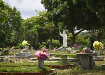 El Día de la Madre en los camposantos de Barranquilla